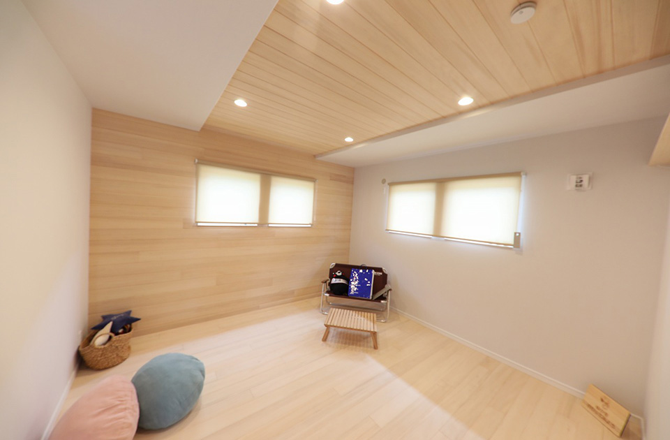 寝室 - 27坪のコンパクト設計でも必要な収納や便利な部屋がもれなくあるもみの木の家 (肝付町)